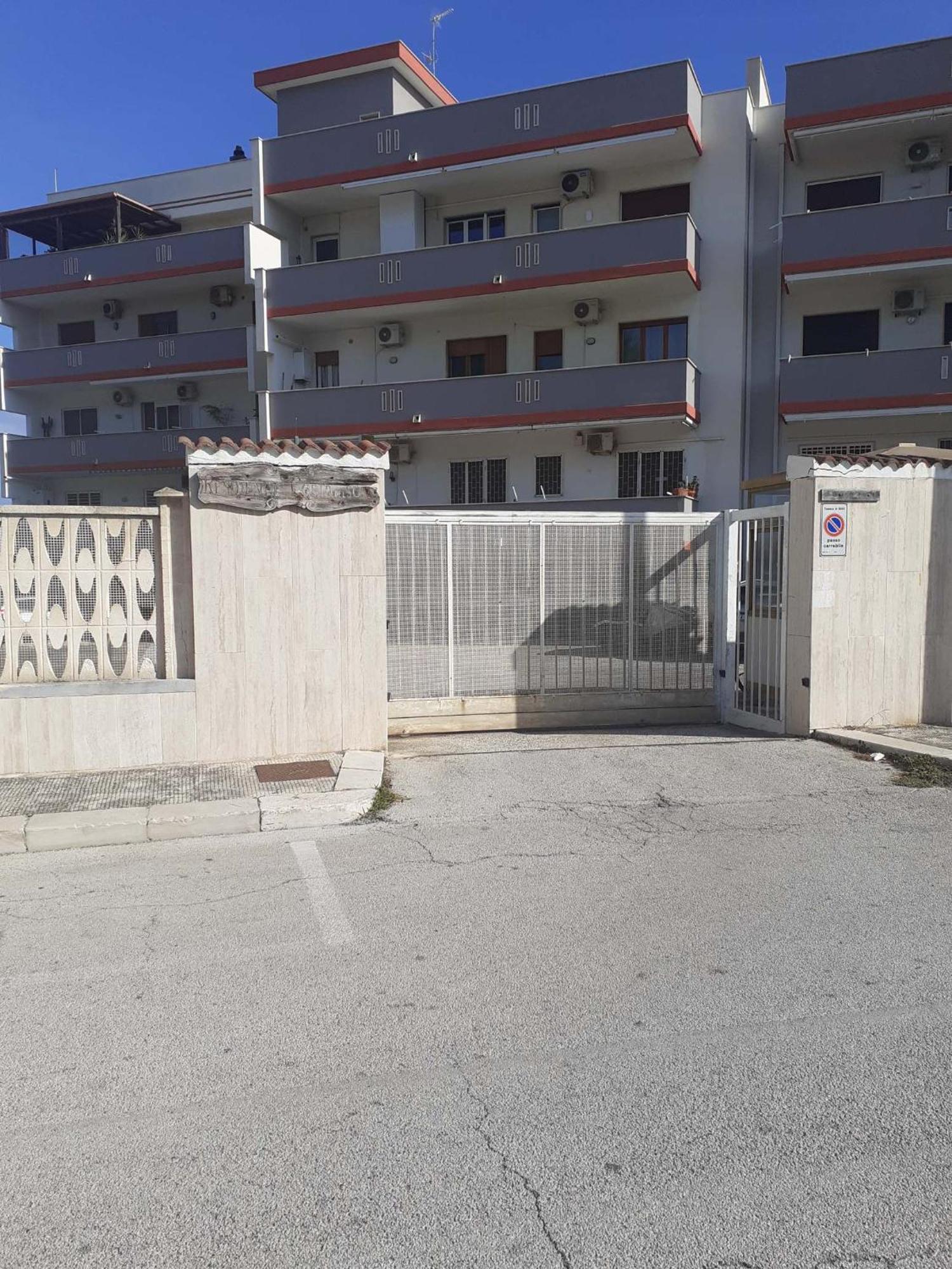 Ferienwohnung Portami A Sentire Le Onde Del Mare Bari Exterior foto